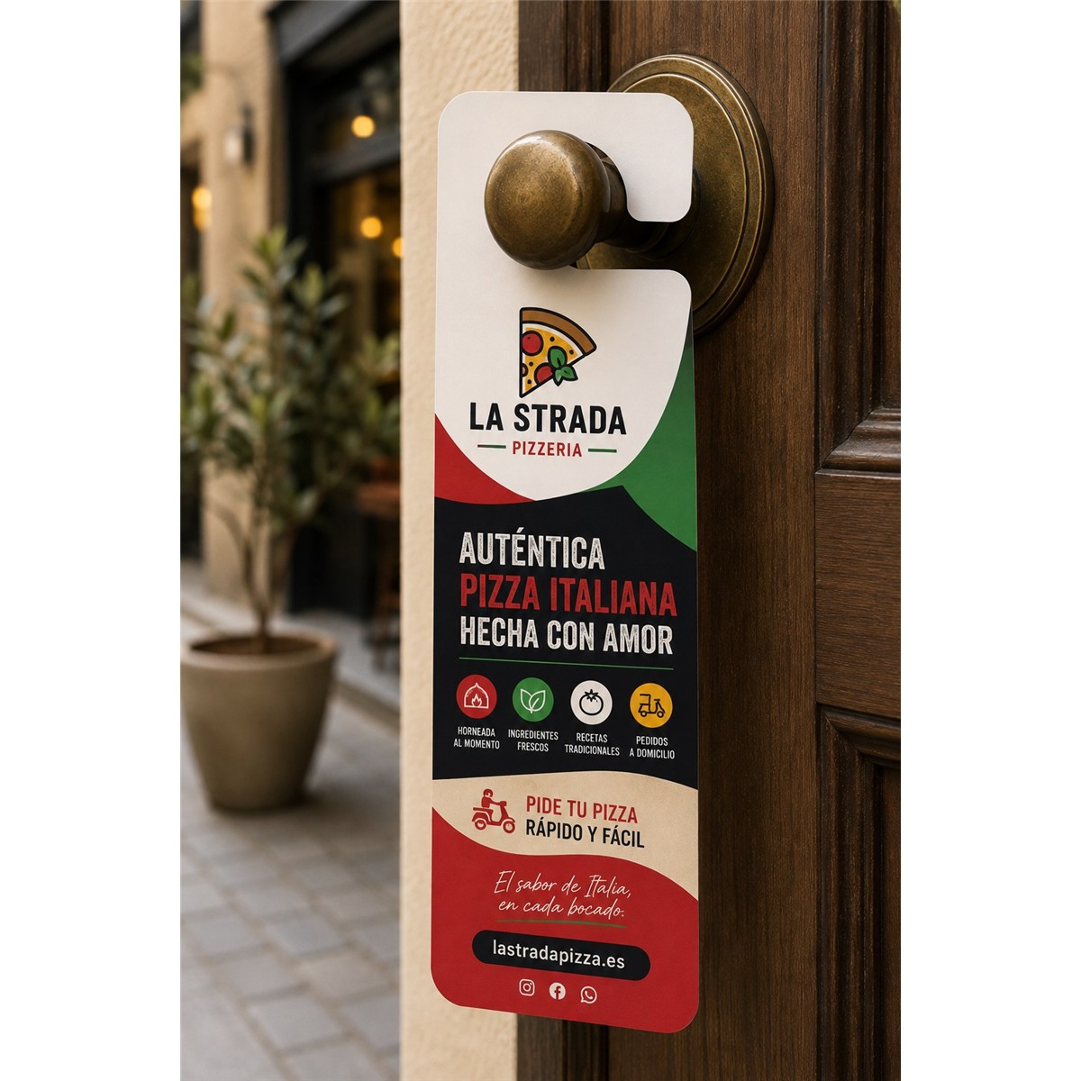 Colgador personalizado publicitario colocado en el pomo de una puerta